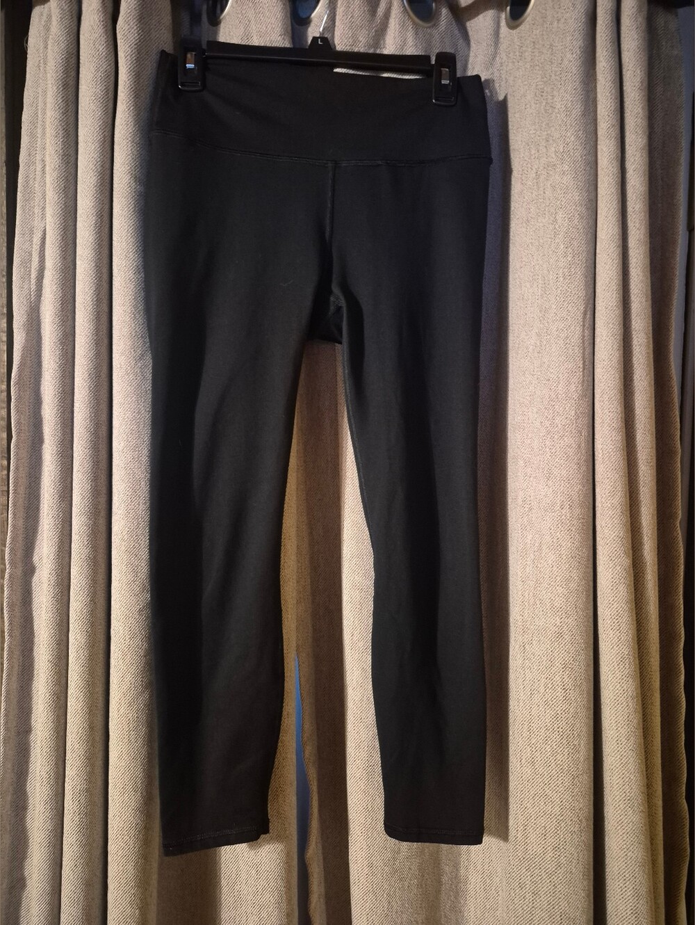 Fabletics Powerhold High Waisted Black 7/8 Leggings Medium